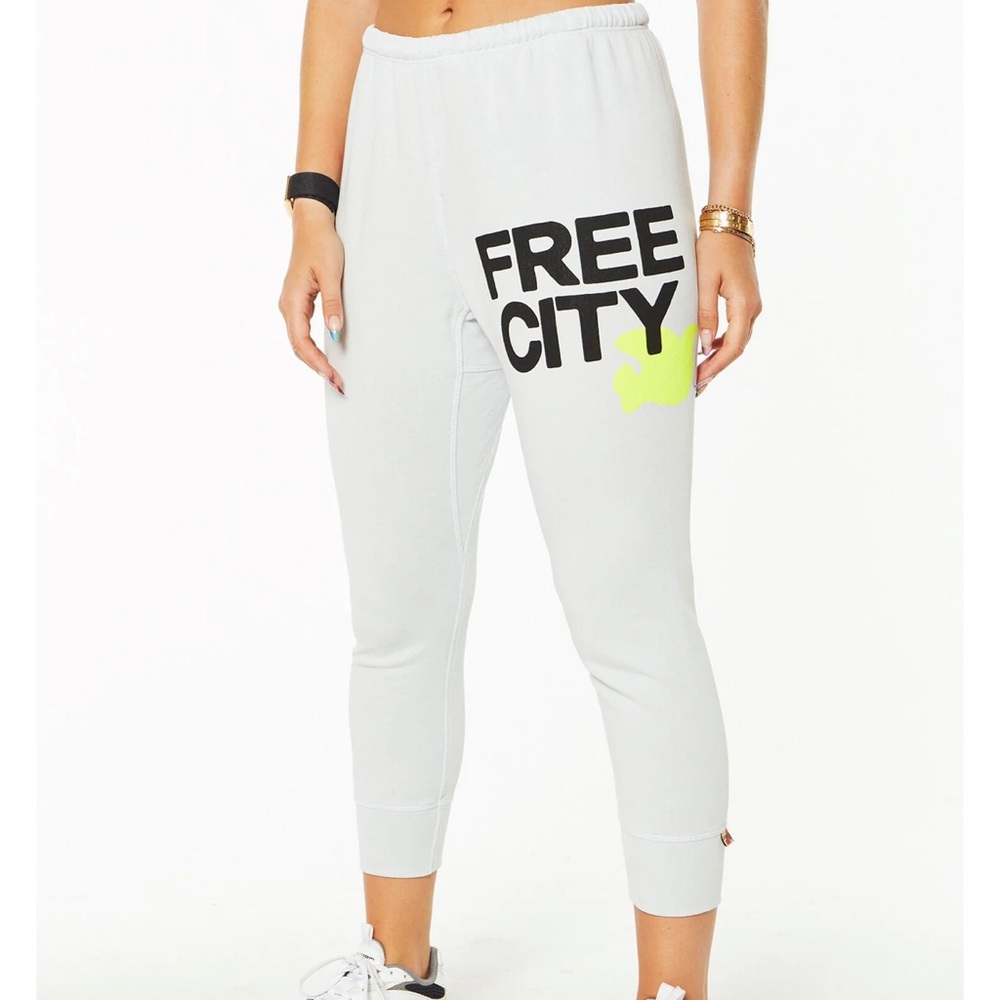 FREECITY LARGE 3/4 SWEATS — MOON (SOLD OUT ONLINE)